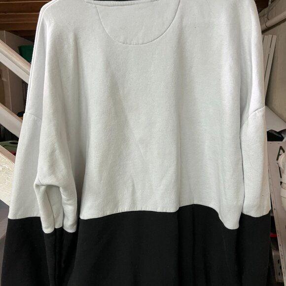 Disney Inside Out 2 Sweatshirt – Size Large🎭💙💜 - Picture 3 of 4